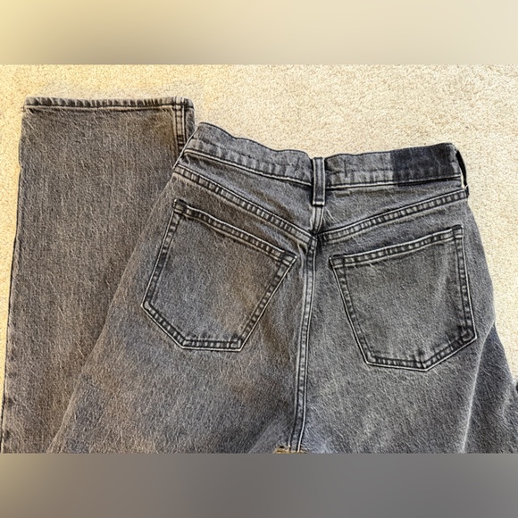 Abercrombie and Fitch high rise 90s relaxed jeans - Picture 3 of 5